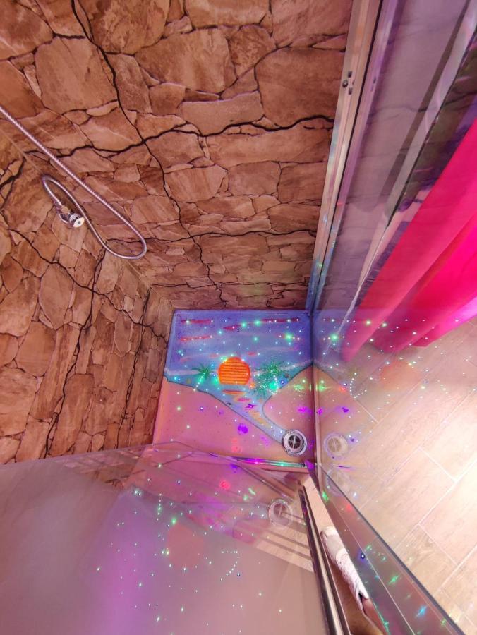 Wonder Room Paraiso Magico Habitacion เนร์คา ภายนอก รูปภาพ
