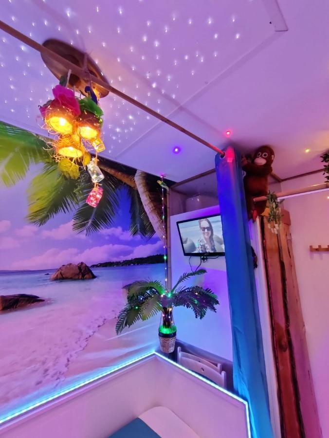 Wonder Room Paraiso Magico Habitacion เนร์คา ภายนอก รูปภาพ